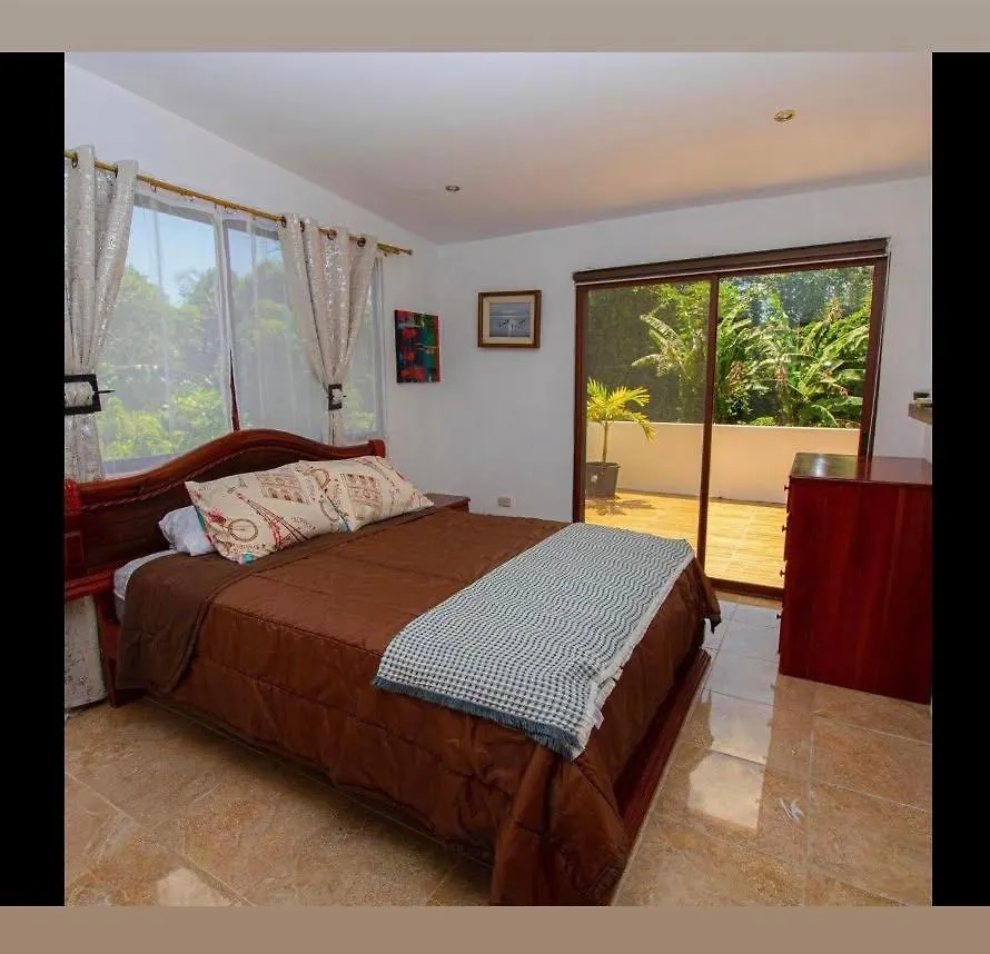 Amancay House Bed & Breakfast San Cristobal