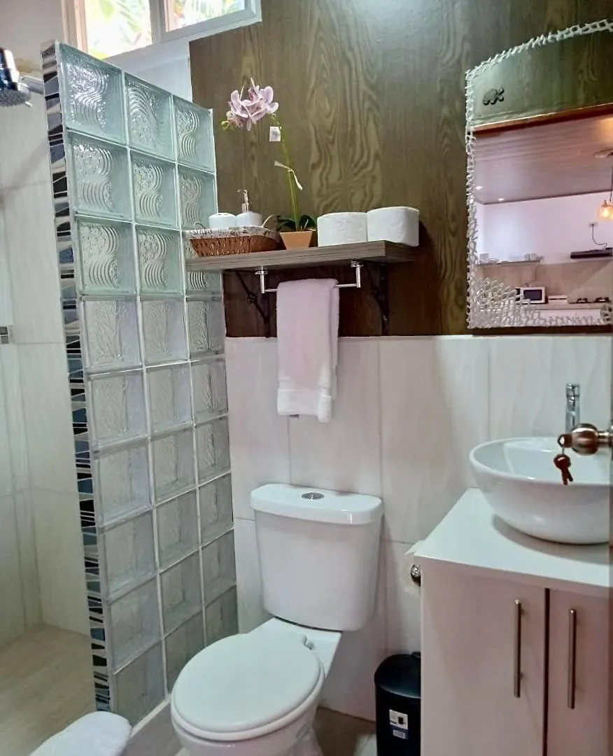 Amancay House Bed & Breakfast San Cristobal 0*,  Ecuador